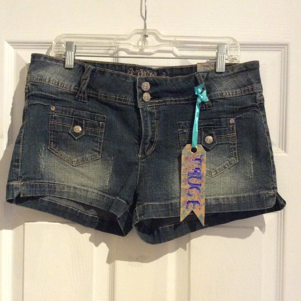 NWT Truce denim shorts size 13